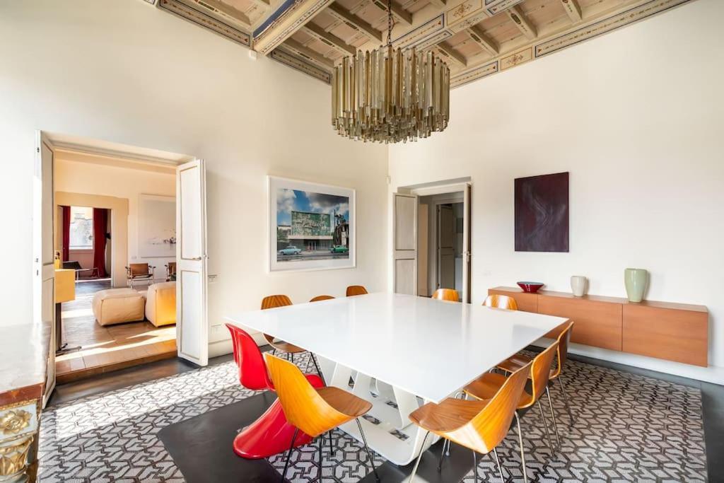 Casa Arte, A Burghesius Home * Rom